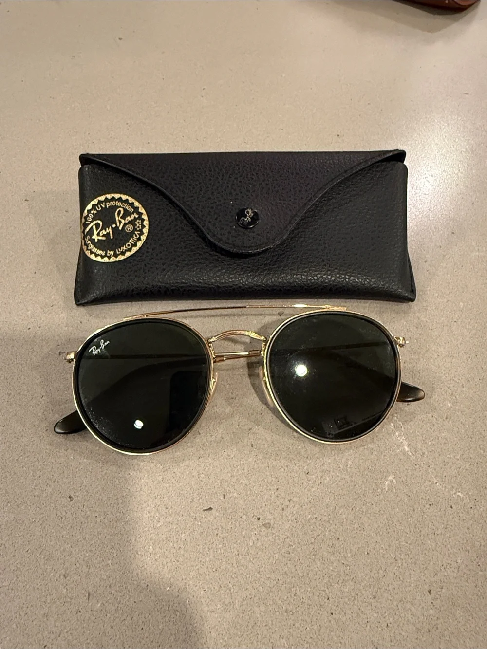 Ray-Ban Men’s Round Metal Sunglasses in Gold and Black
